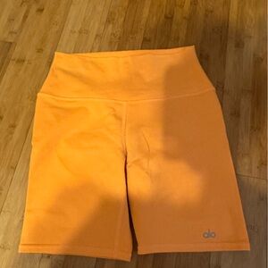 Alo bike shorts